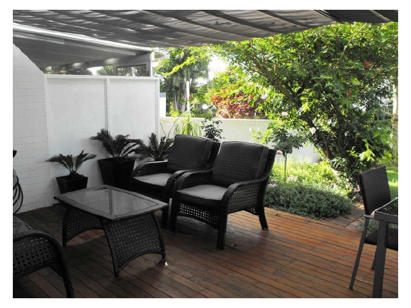 9B Spinnaker Drive, Sandstone Point QLD 4511