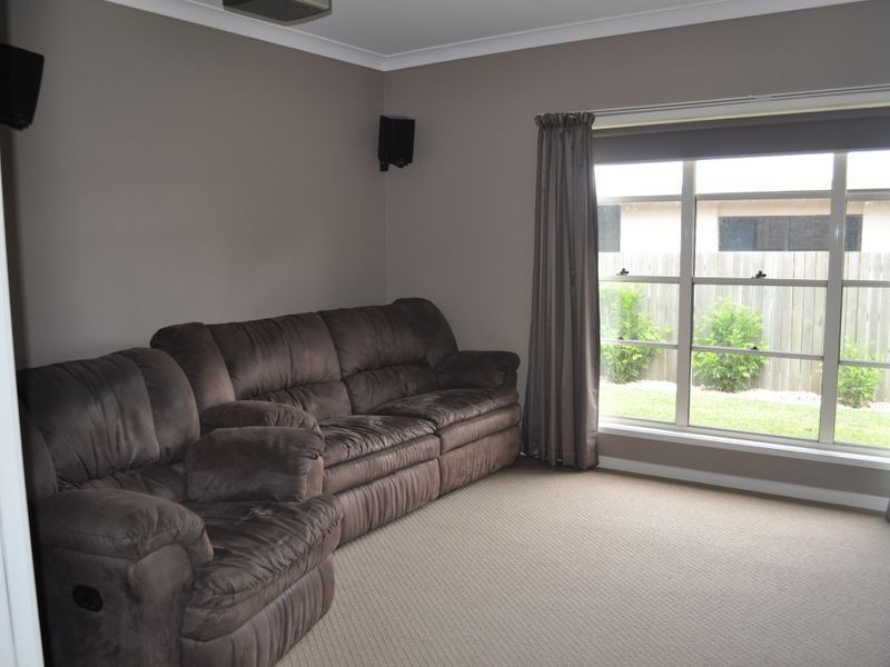 18 Kooringal Way, Sandstone Point QLD 4511