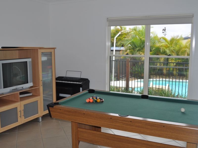 18 Kooringal Way, Sandstone Point QLD 4511