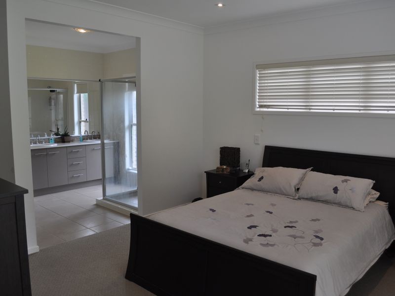 18 Kooringal Way, Sandstone Point QLD 4511