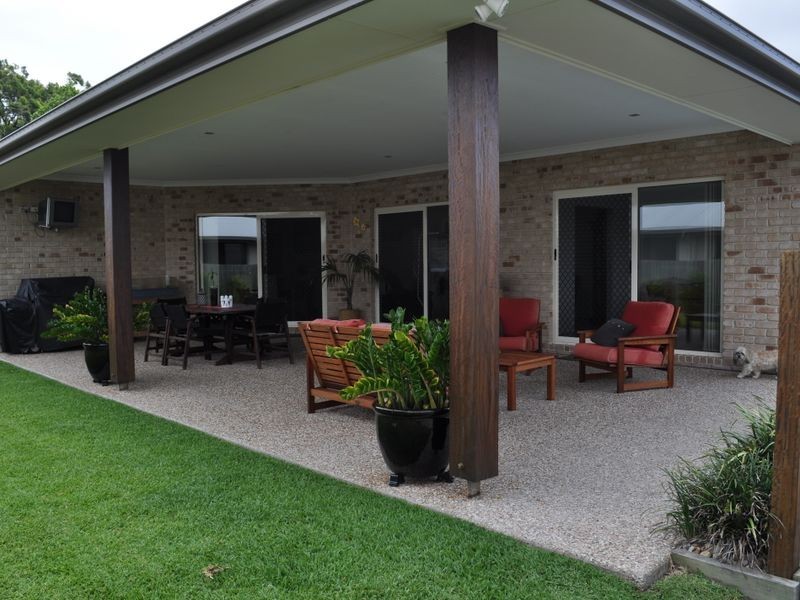 18 Kooringal Way, Sandstone Point QLD 4511