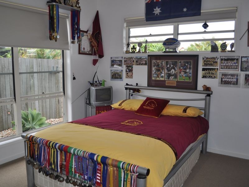 18 Kooringal Way, Sandstone Point QLD 4511