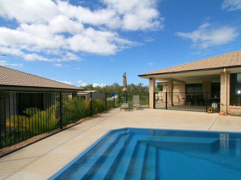 13 Scaroni Court, Ningi QLD 4511