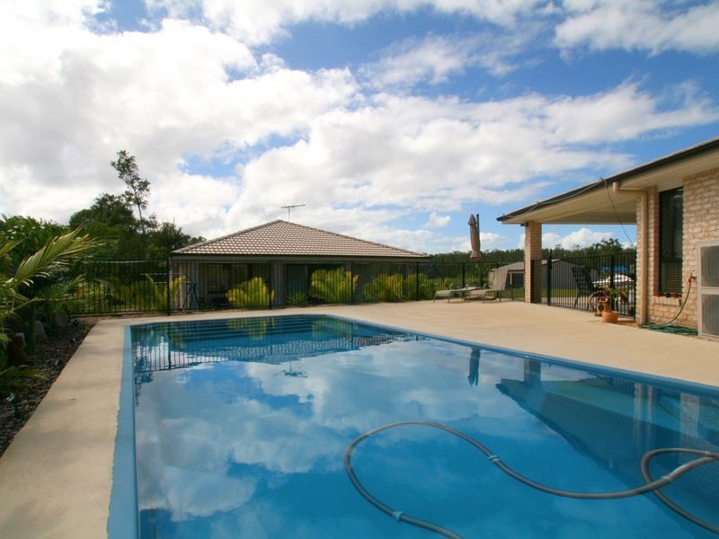 13 Scaroni Court, Ningi QLD 4511