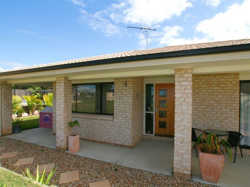 13 Scaroni Court, Ningi QLD 4511