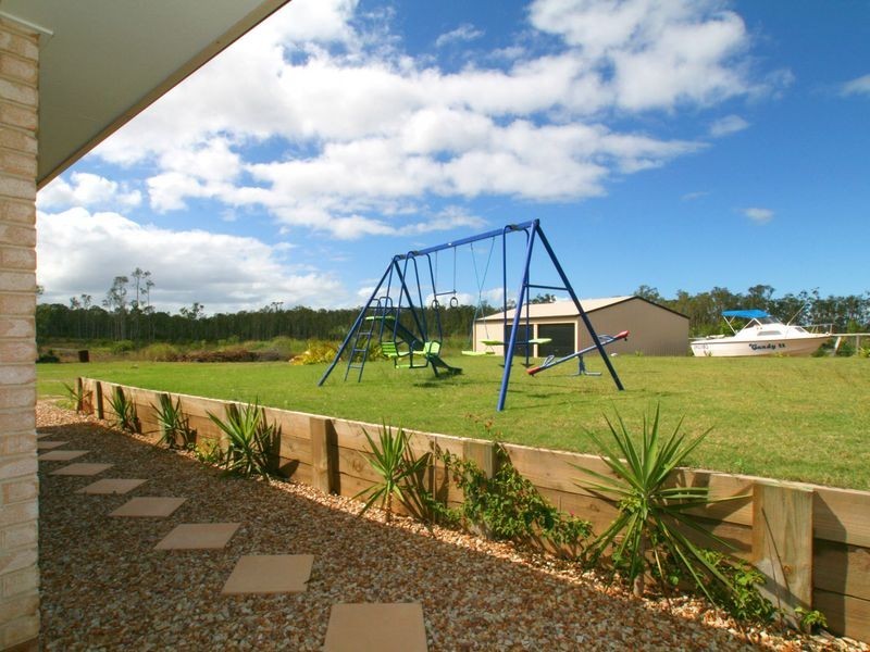 13 Scaroni Court, Ningi QLD 4511