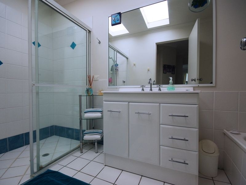 6B Spinnaker Drive, Ningi QLD 4511