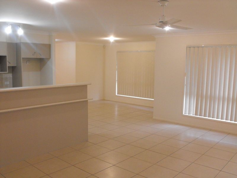 264 Bestmann Road, Sandstone Point QLD 4511