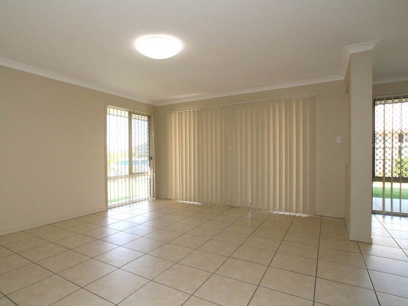 30 Kooringal Way, Sandstone Point QLD 4511