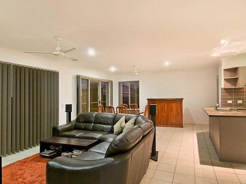 23 Eimeo Place, Sandstone Point QLD 4511