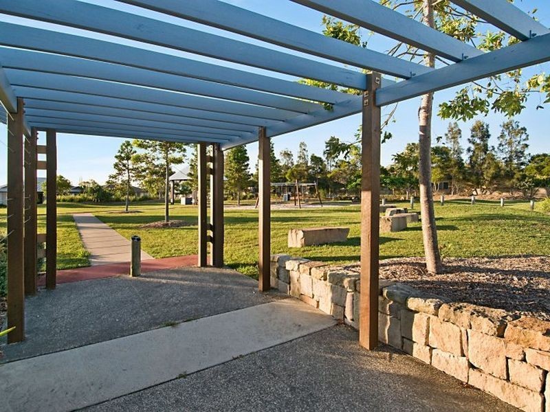 23 Eimeo Place, Sandstone Point QLD 4511