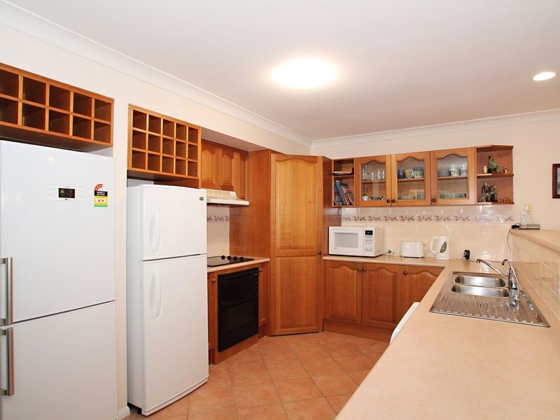 18 Kirk Place, Sandstone Point QLD 4511