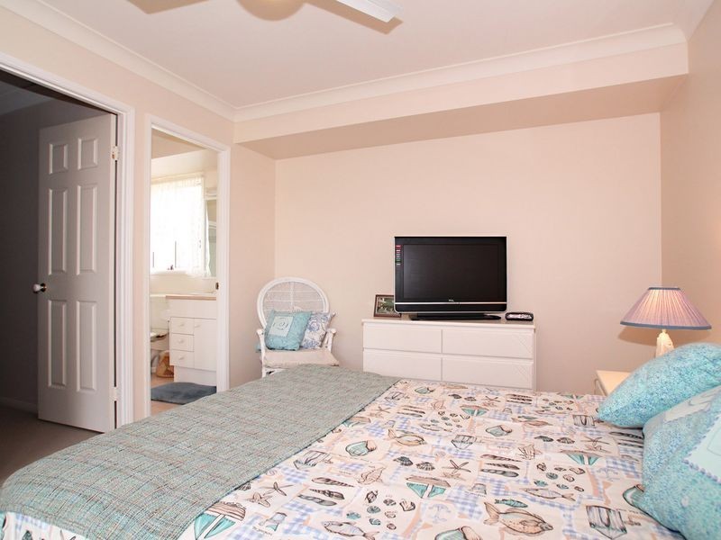 18 Kirk Place, Sandstone Point QLD 4511