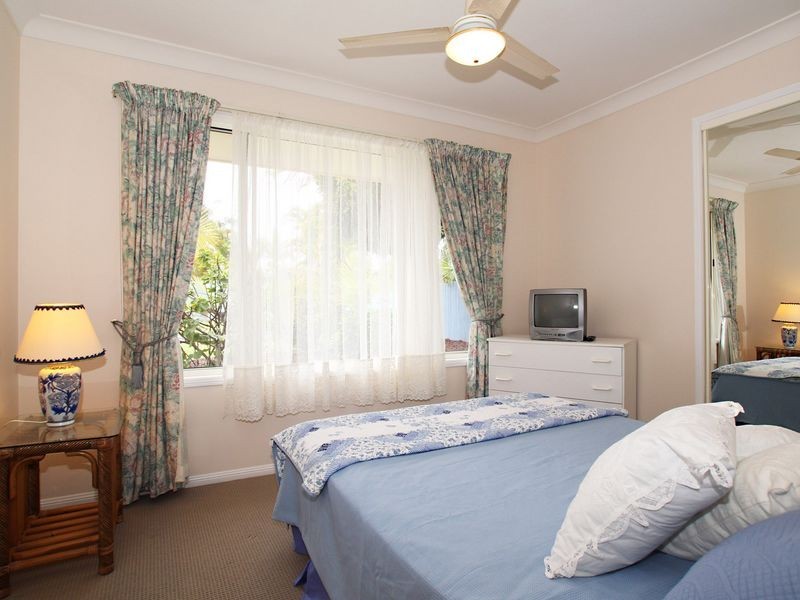18 Kirk Place, Sandstone Point QLD 4511