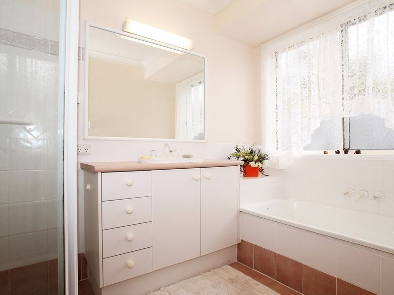 18 Kirk Place, Sandstone Point QLD 4511