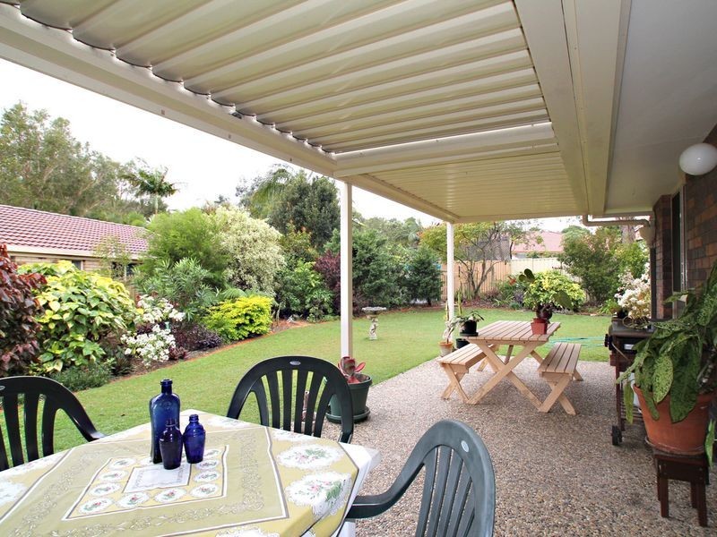 8 Lancaster Place, Sandstone Point QLD 4511