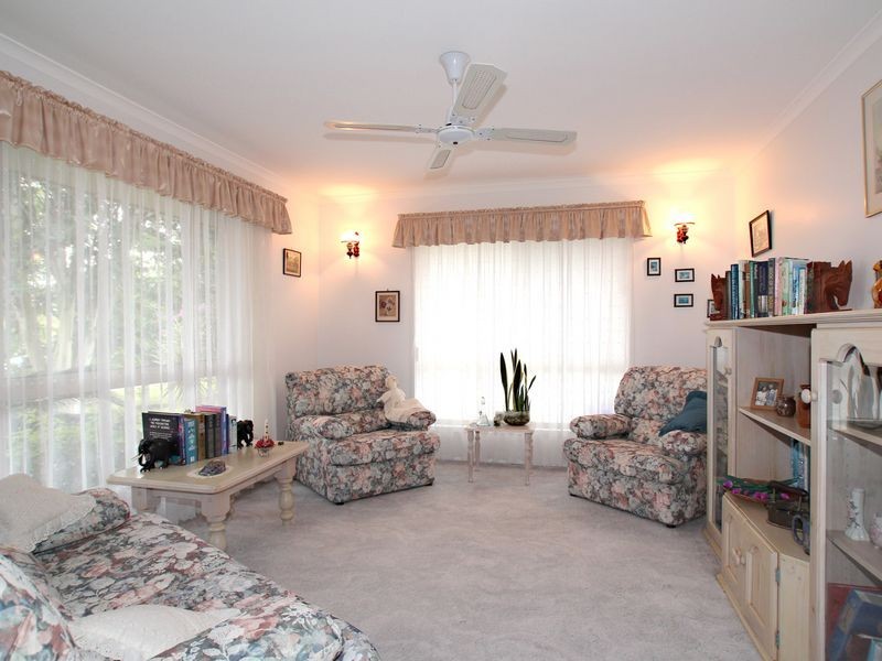 8 Lancaster Place, Sandstone Point QLD 4511