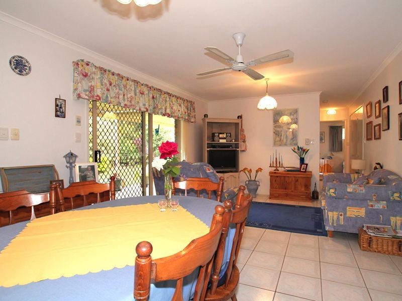 8 Lancaster Place, Sandstone Point QLD 4511