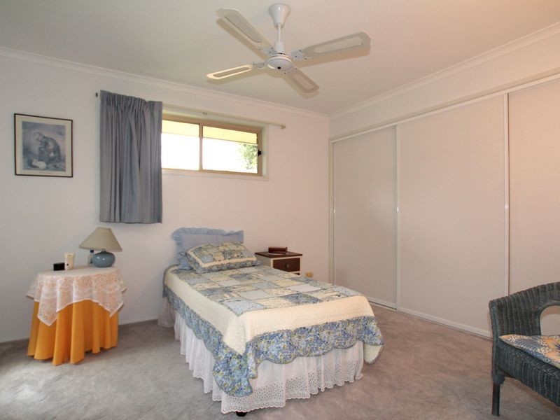8 Lancaster Place, Sandstone Point QLD 4511