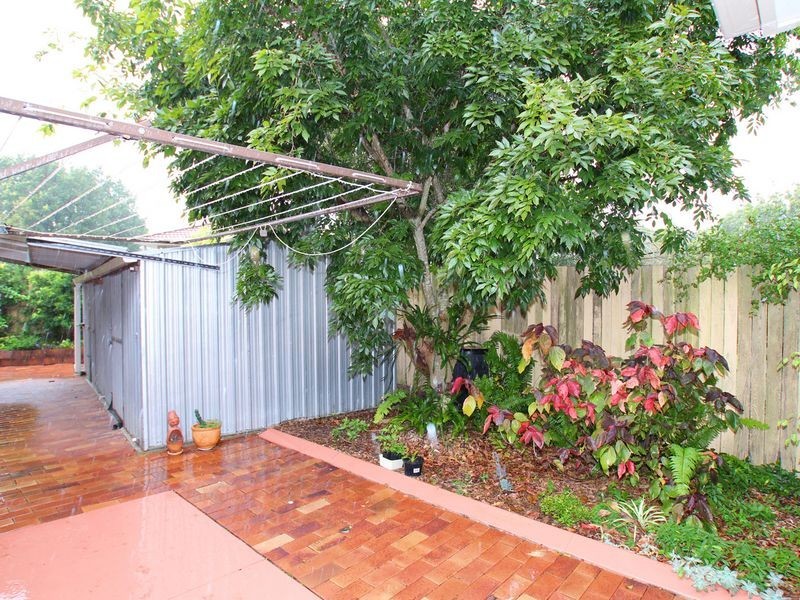 8 Lancaster Place, Sandstone Point QLD 4511