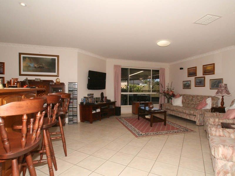 14 Carter Court, Sandstone Point QLD 4511