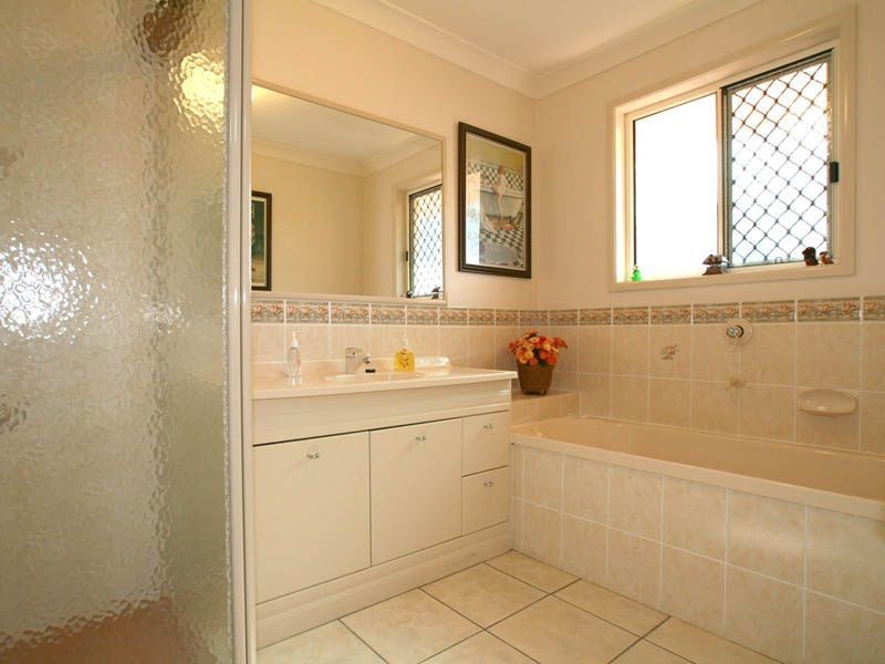 14 Carter Court, Sandstone Point QLD 4511