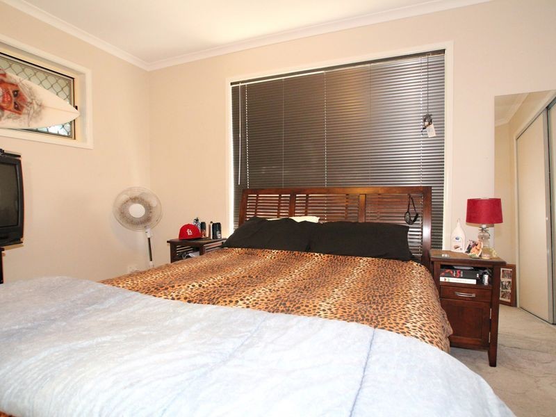 4 Squire Place, Sandstone Point QLD 4511