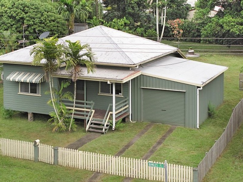 61 Miles Street, Manoora QLD 4870