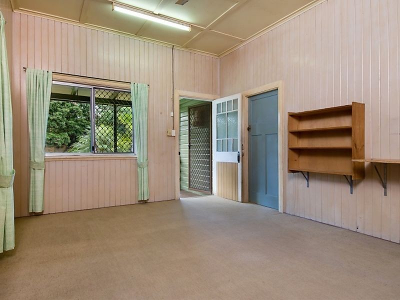 61 Miles Street, Manoora QLD 4870