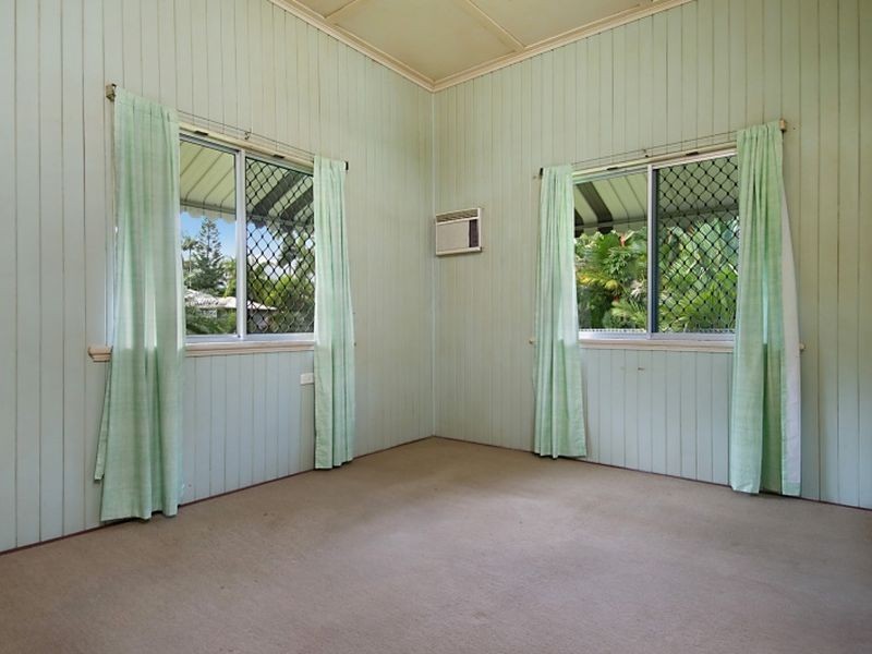 61 Miles Street, Manoora QLD 4870