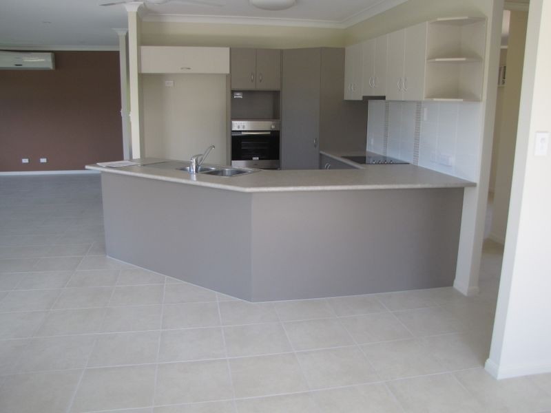 16 Ainscow Drive, Bentley Park QLD 4869