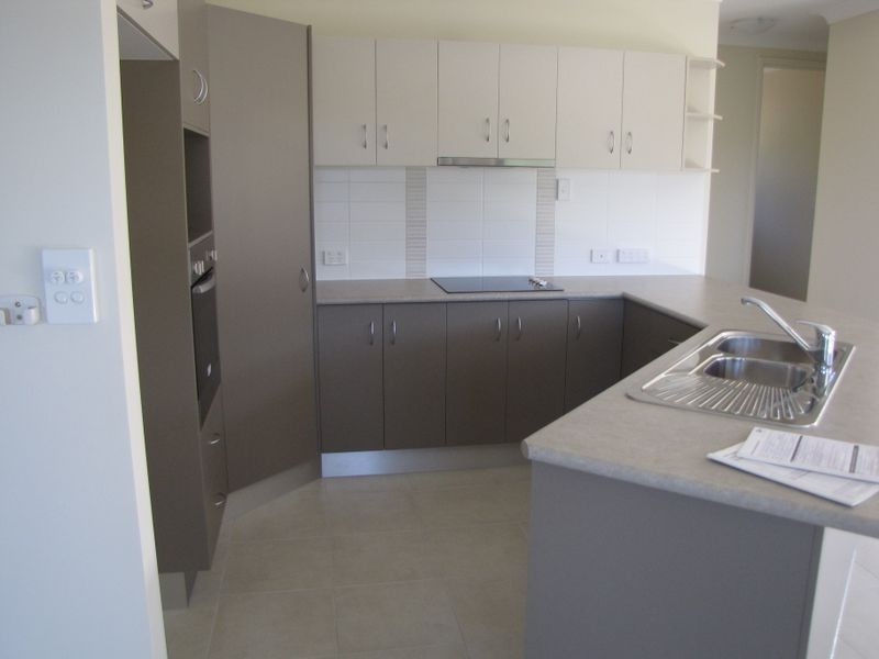 16 Ainscow Drive, Bentley Park QLD 4869