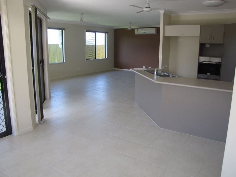 16 Ainscow Drive, Bentley Park QLD 4869