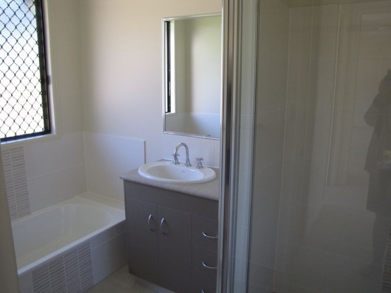 16 Ainscow Drive, Bentley Park QLD 4869