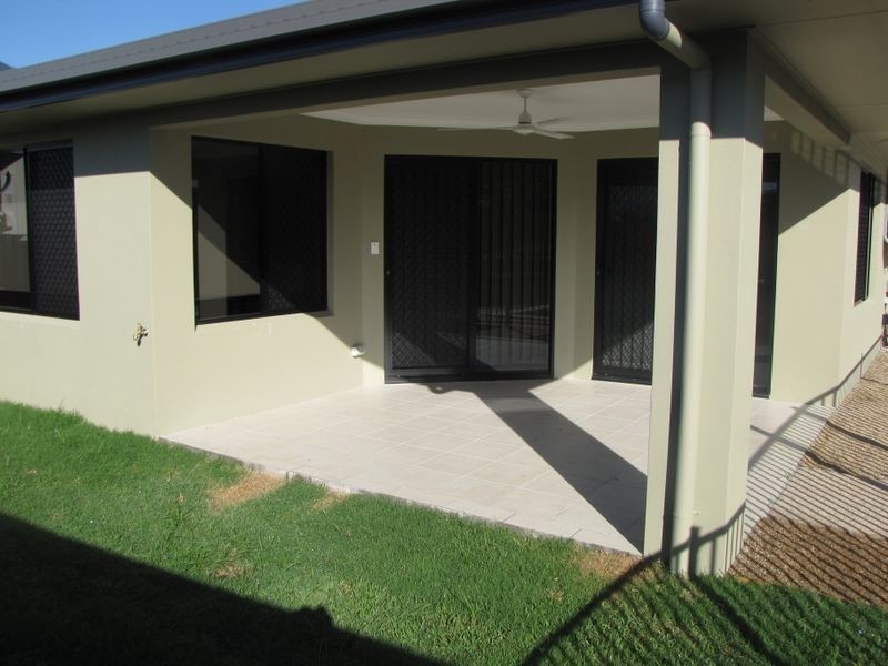 16 Ainscow Drive, Bentley Park QLD 4869