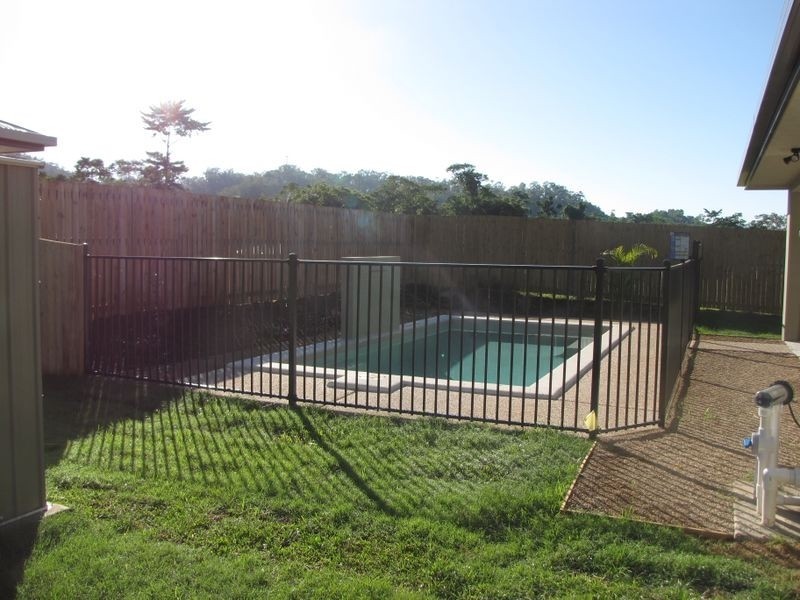 16 Ainscow Drive, Bentley Park QLD 4869