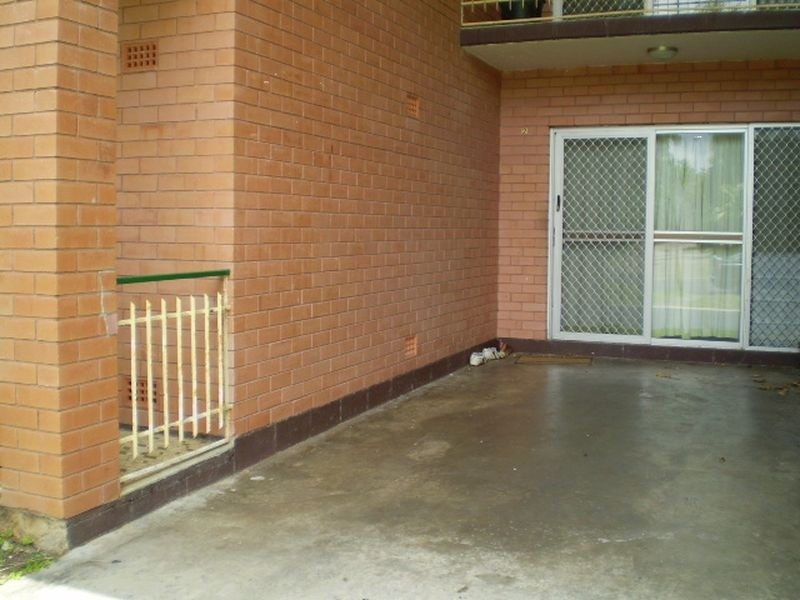 2/15 Girralong Street, Woree QLD 4868