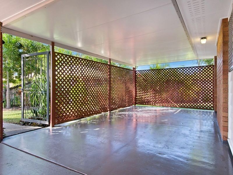 8 Durian Close, Manoora QLD 4870