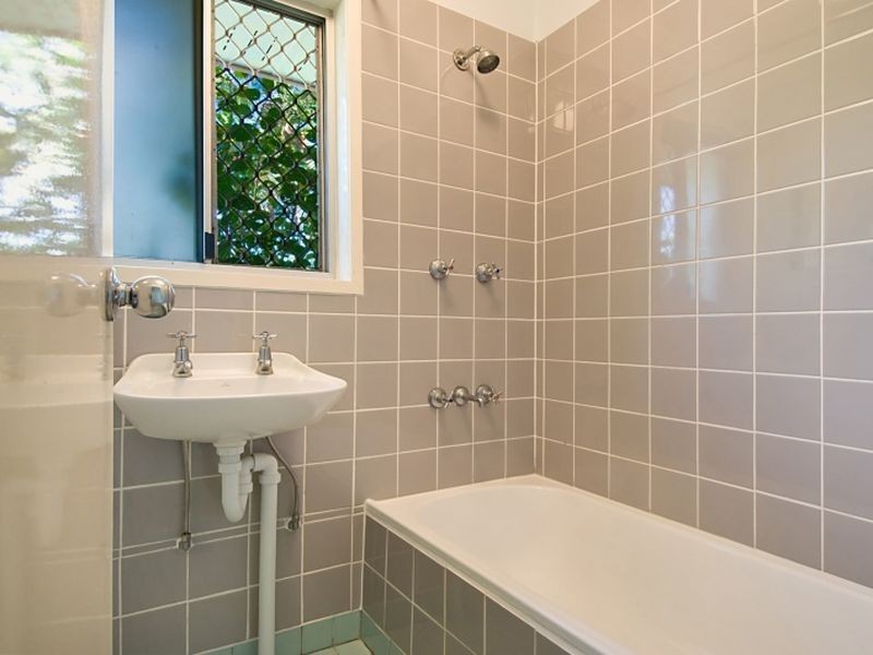 8 Durian Close, Manoora QLD 4870