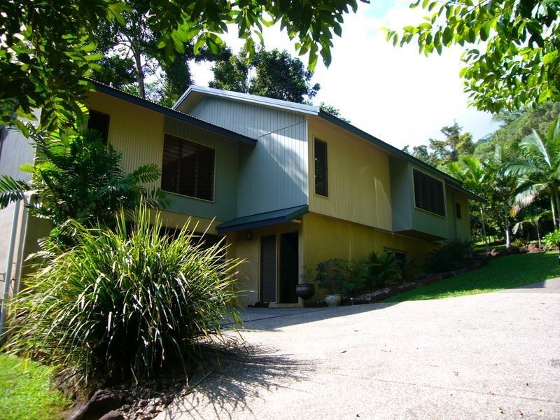 17 Frond Close, Redlynch QLD 4870