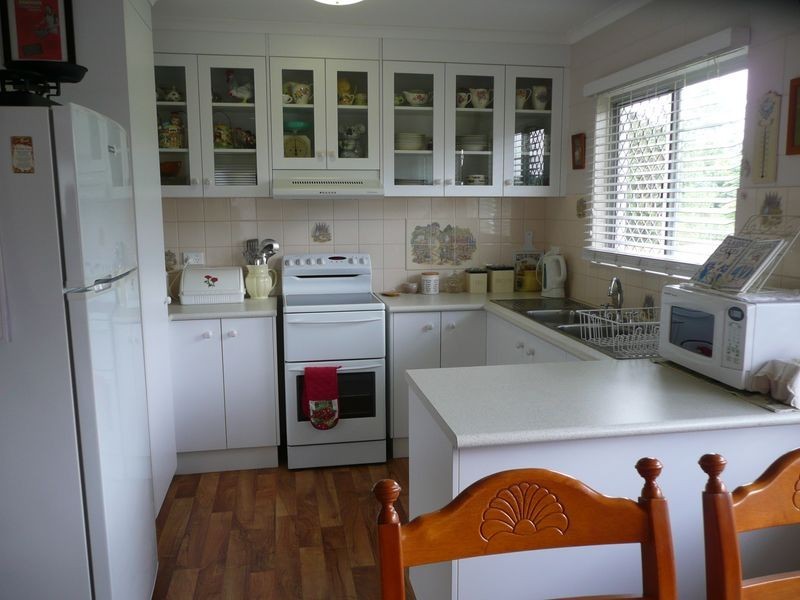 25 Russell Road West, Lake Eacham QLD 4884