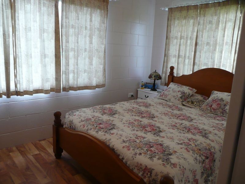 25 Russell Road West, Lake Eacham QLD 4884