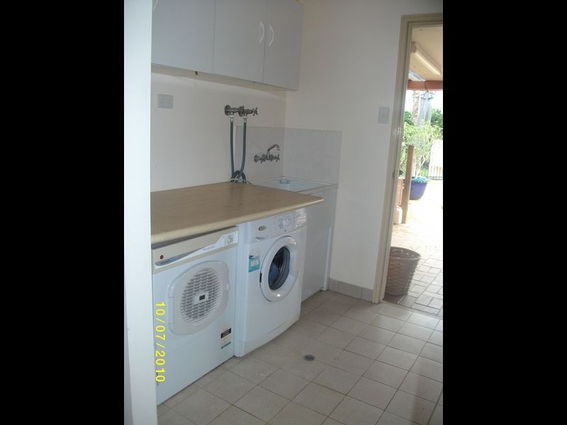 185 Robert Road, Bentley Park QLD 4869