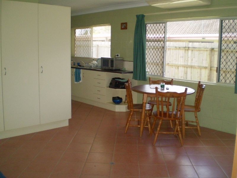 2/12 Sandown Close, Woree QLD 4868
