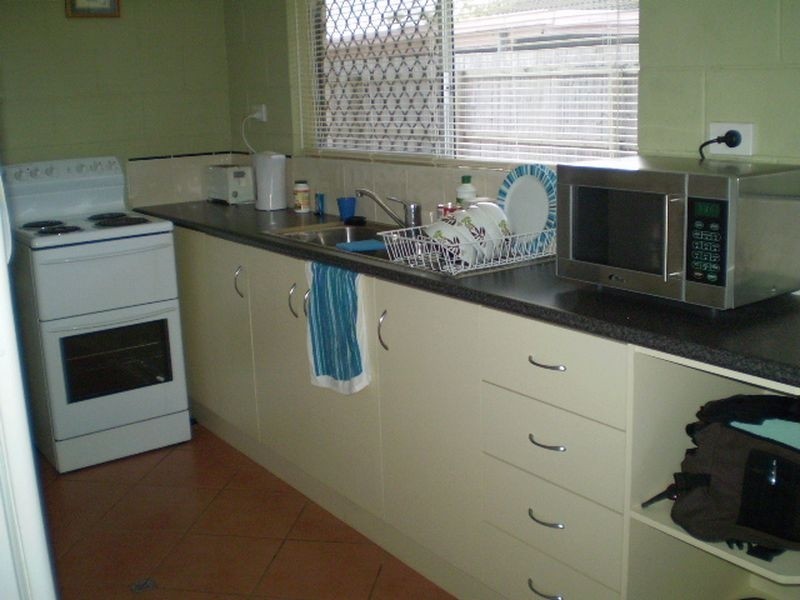2/12 Sandown Close, Woree QLD 4868