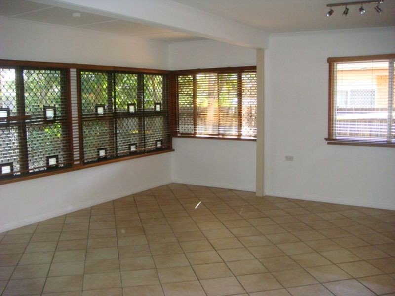 336 Fearnley Street, Manunda QLD 4870