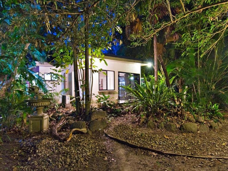 13-15 Griffiths Street Manoora, Cairns QLD 4870