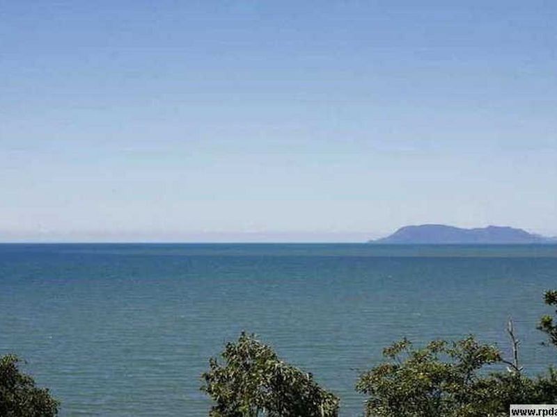 202/92 Moore Street, Trinity Beach QLD 4879