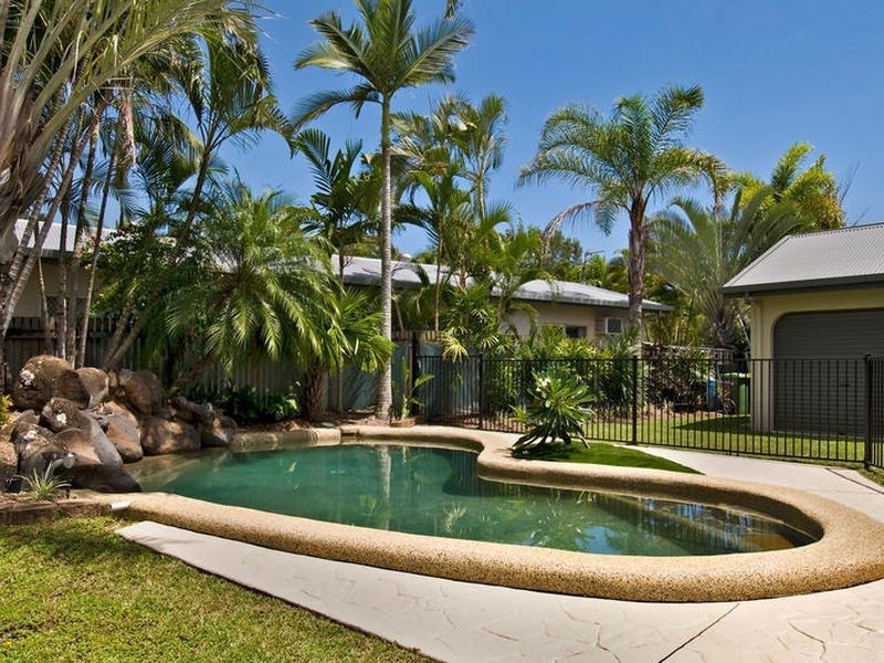 21 Cyprea Close, Trinity Beach QLD 4879