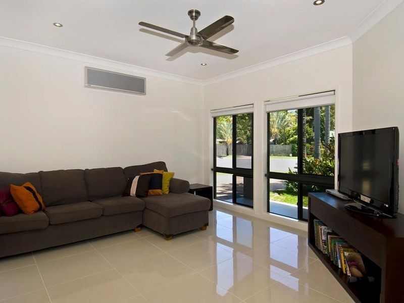21 Cyprea Close, Trinity Beach QLD 4879